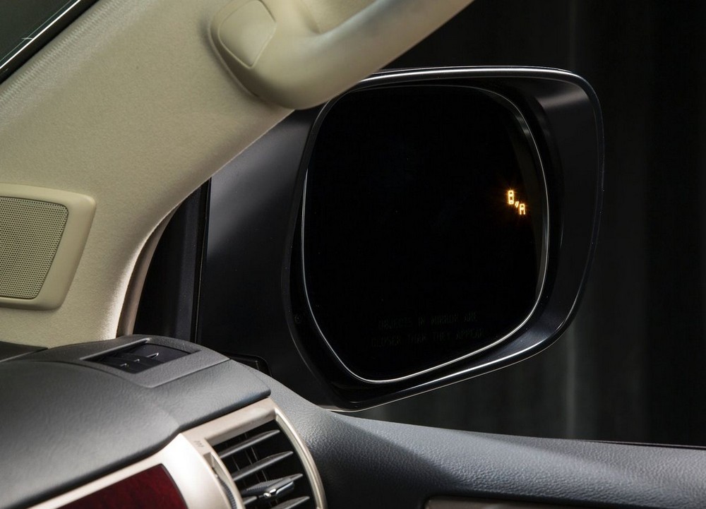 Lexus GX 2014 - interior, blind spot monitoring system, photo 1